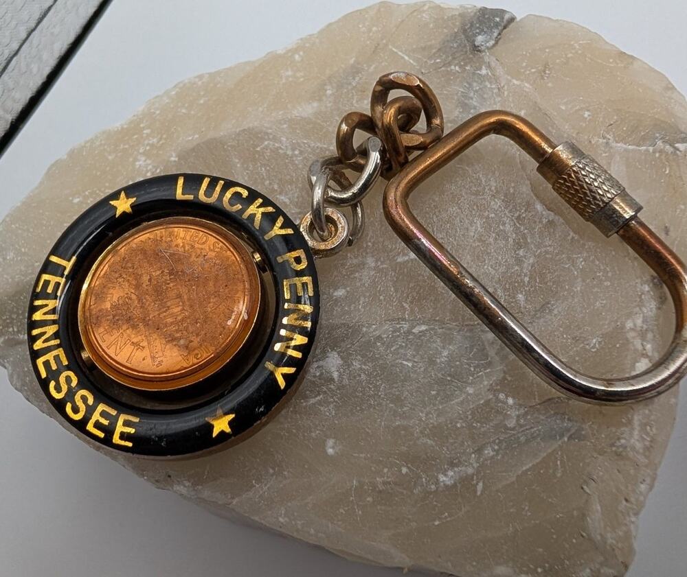 Vtg Tennessee Lucky Penny Keychain Carabiner Clip Collectible-no more pennies!